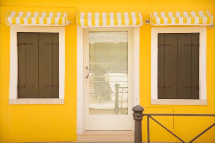 Burano, Italy just a short ferry ride from Venice - Photography by The Wandering Lens Lisa Michele Burns