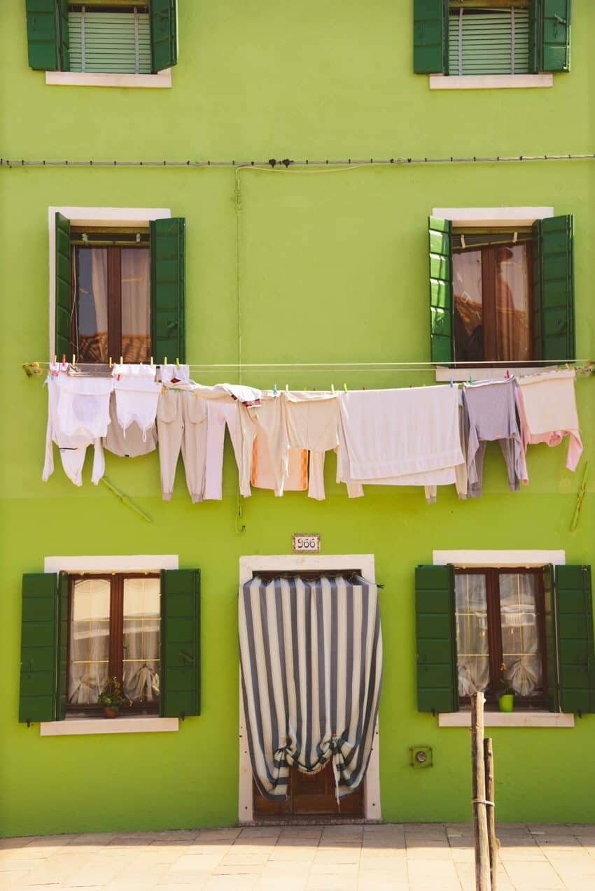 Burano, Italy a colourful village just a short ferry from Venice - Photography by The Wandering Lens Lisa Michele Burns www.thewanderinglens.com