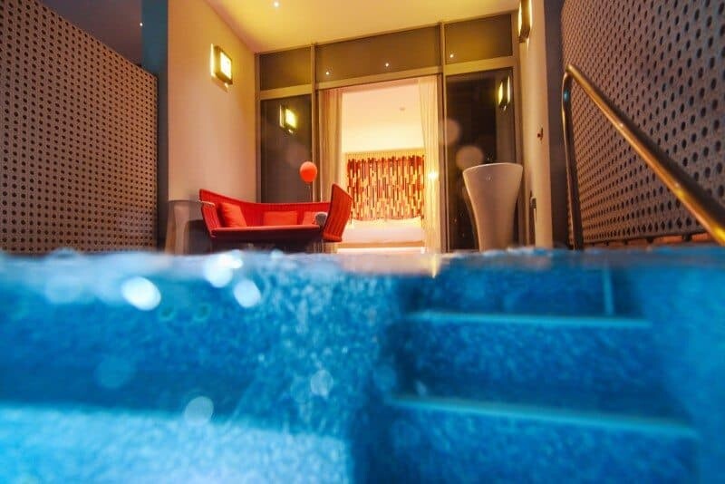 Jump from your bed straight into your very own plunge pool...yes, it's dream worthy!