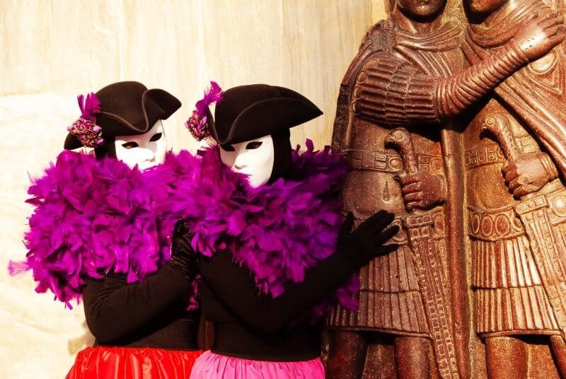 Venice Carnival Photos by The Wandering Lens www.thewanderinglens.com