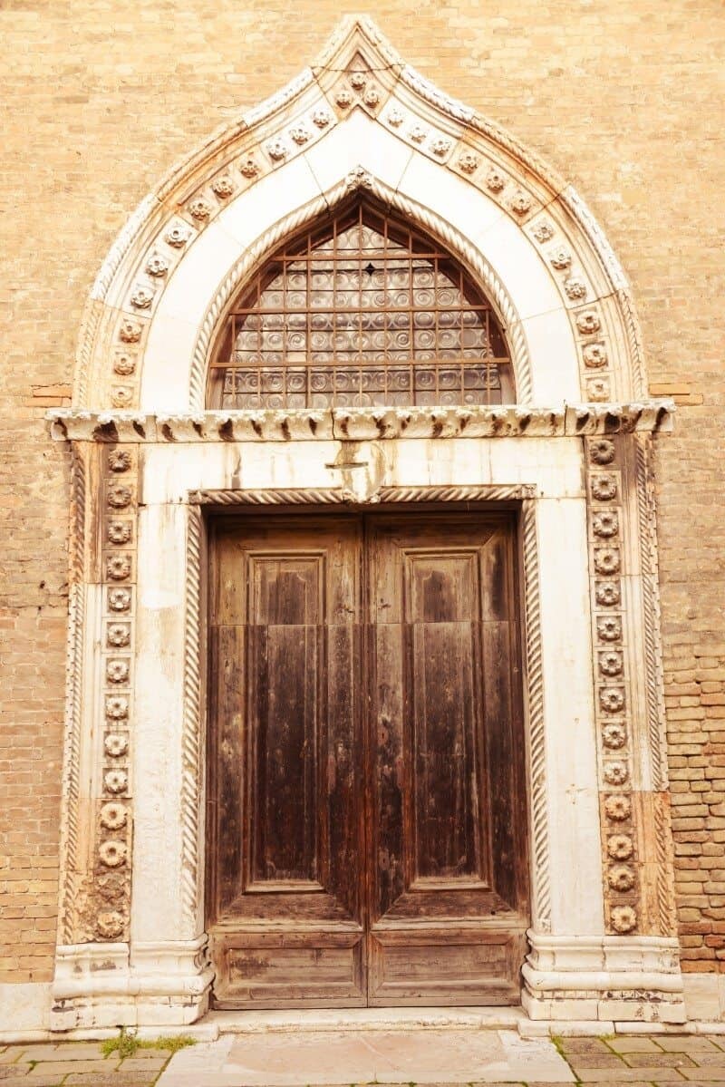 Venice Carnival Photos by The Wandering Lens www.thewanderinglens.com