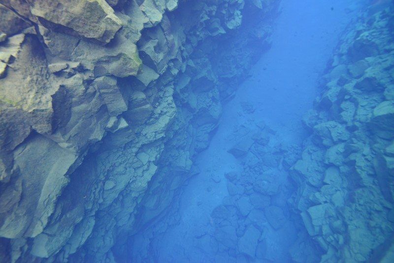 Snorkelling Silfra in Iceland between continents by The Wandering Lens www.thewanderinglens.com