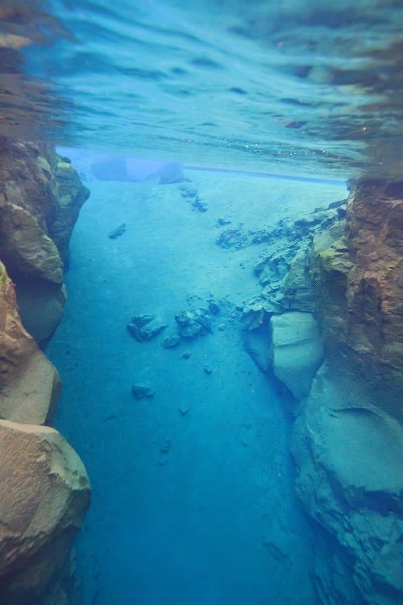 Snorkelling Silfra in Iceland between continents by The Wandering Lens www.thewanderinglens.com