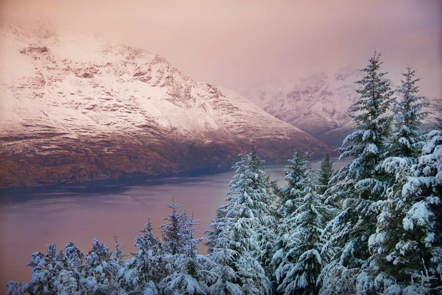 LAKE WAKATIPU, NEW ZEALAND