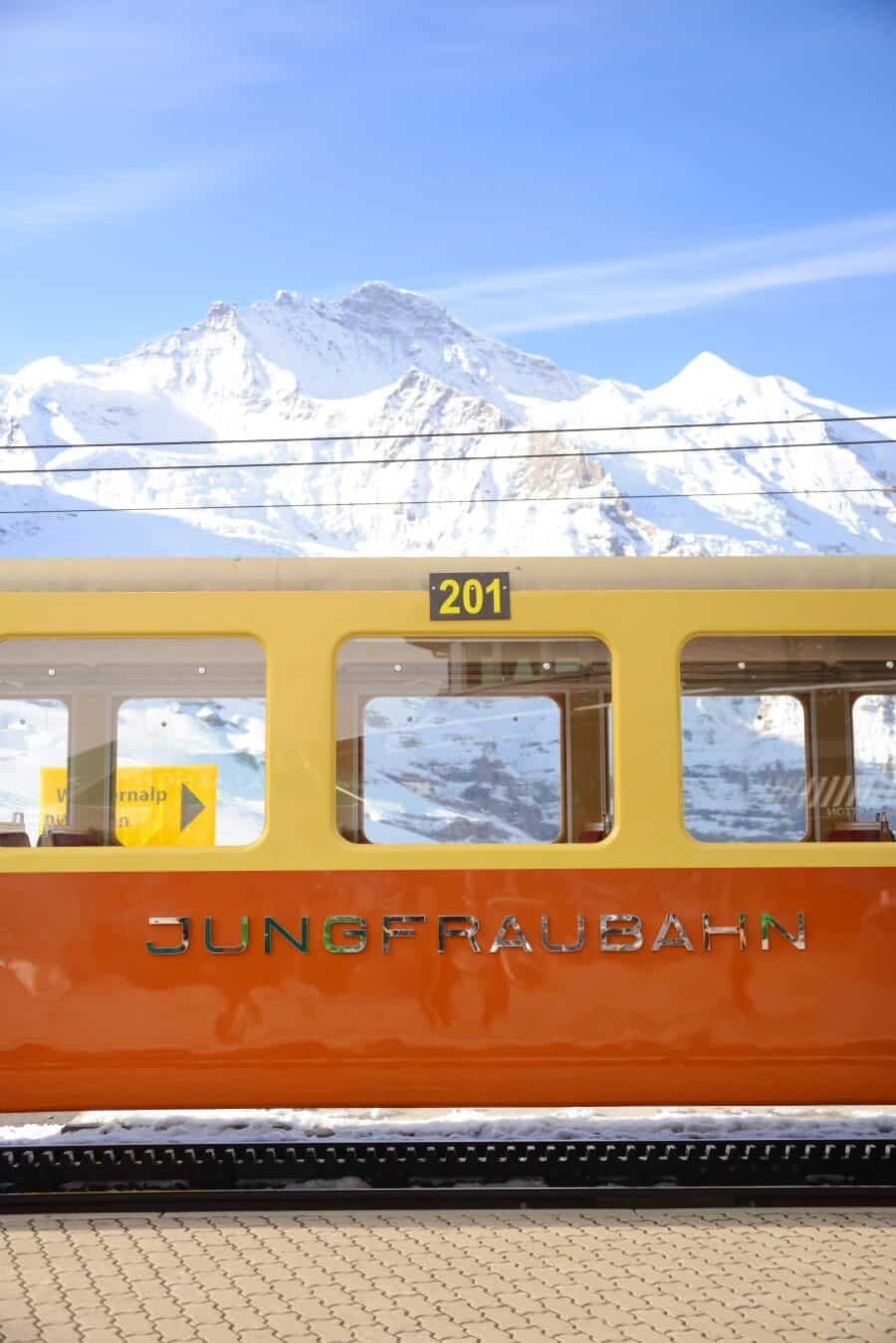 jungfrau-travel-guide-wengen-lauterbrunnen-and-grindelwald-by-the-wandering-lens-11