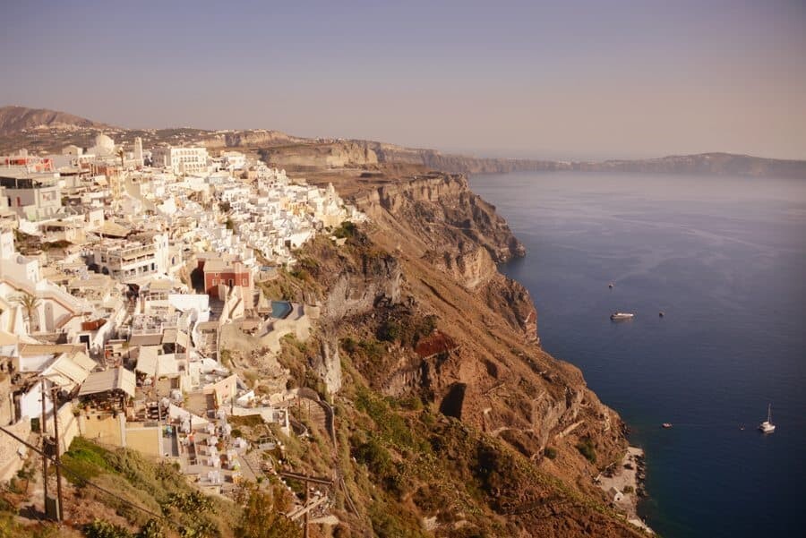 Santorini Photo Lookout by The Wandering Lens www.thewanderinglens.com Fira