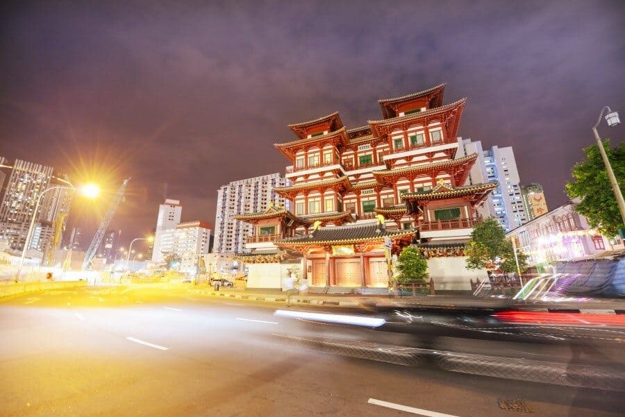 Singapore Photography Locations - Buddha Tooth Relic Temple by The Wandering Lens photographer Lisa Michele Burns