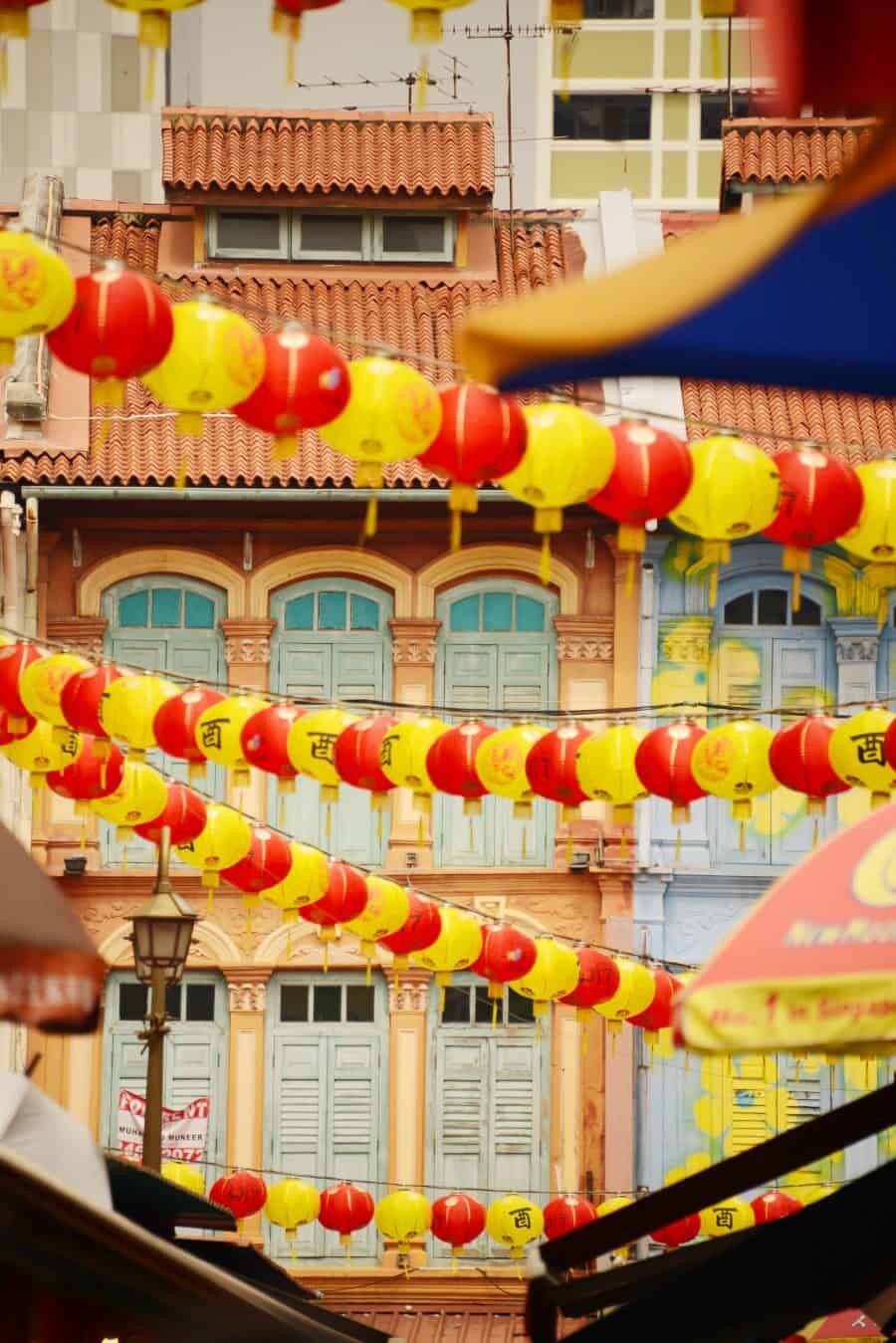 Singapore Photography Locations - Buddha Tooth Relic Temple by The Wandering Lens photographer Lisa Michele Burns