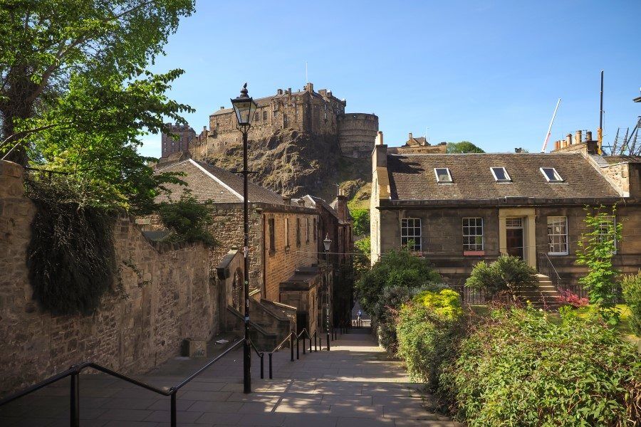 Edinburgh Photography Locations, a destination guide by The Wandering Lens photographer Lisa Michele Burns