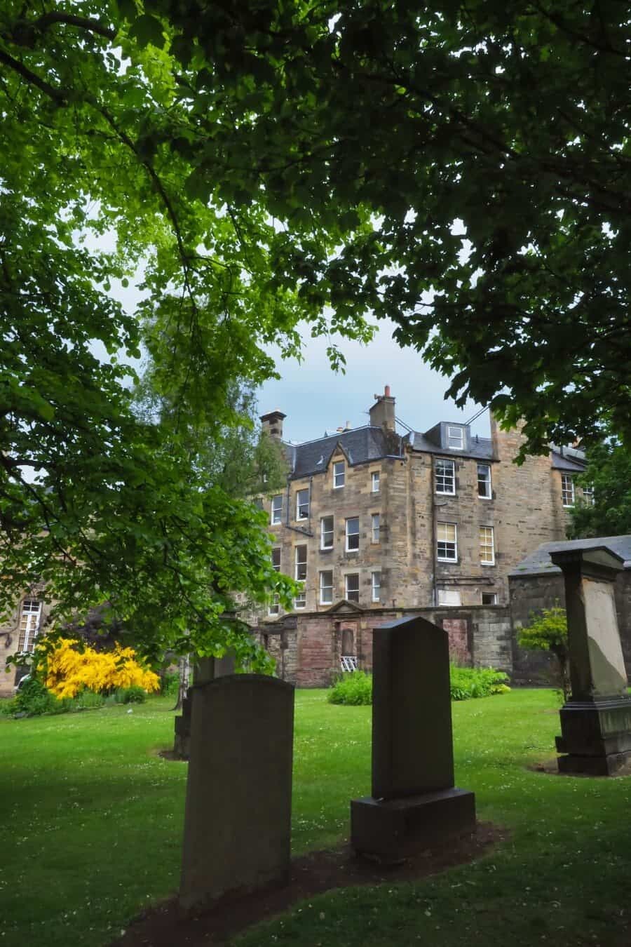 Edinburgh Photography Locations, a destination guide by The Wandering Lens photographer Lisa Michele Burns