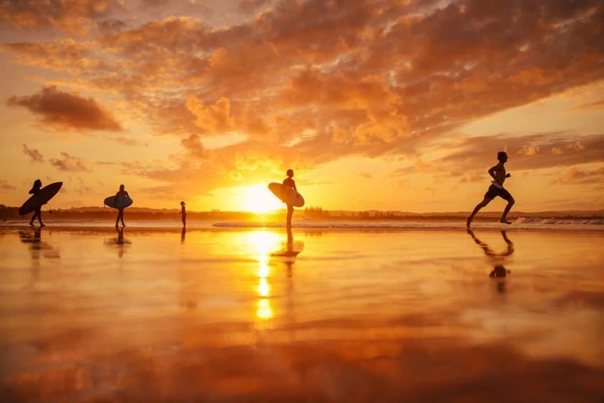 15 Beach photo poses ideas to try in your next Vacation.