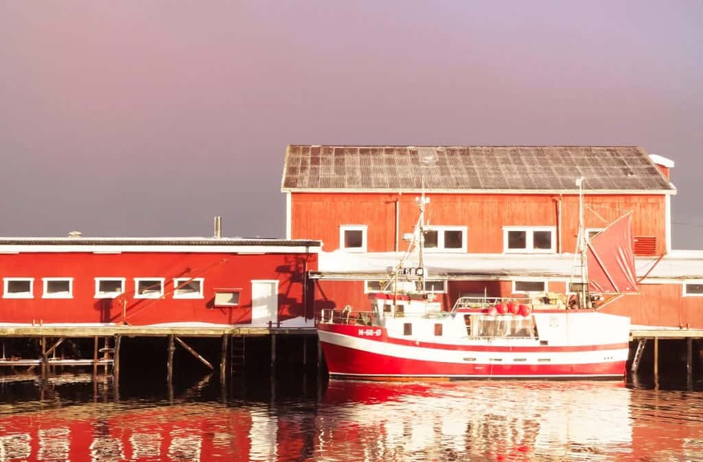 Midnight Sun in Lofoten - Best places to see — Hattvika Lodge
