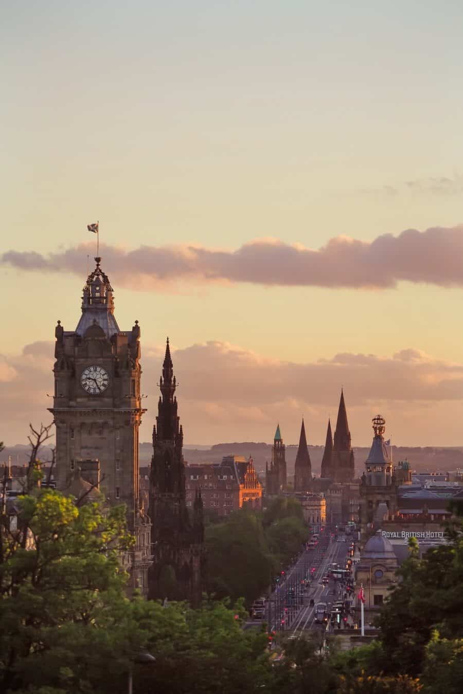 Edinburgh Photography Locations, a destination guide by The Wandering Lens photographer Lisa Michele Burns