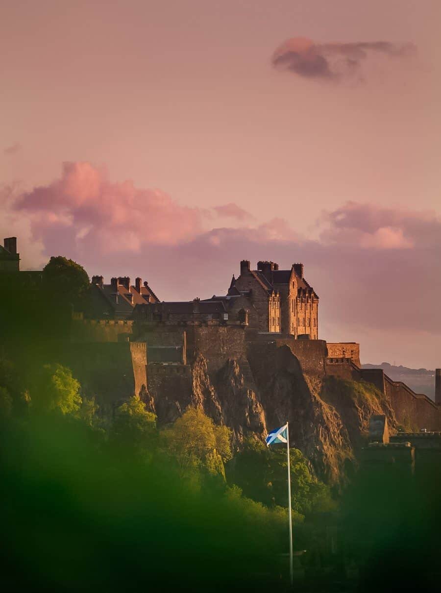 Edinburgh Photography Locations, a destination guide by The Wandering Lens photographer Lisa Michele Burns
