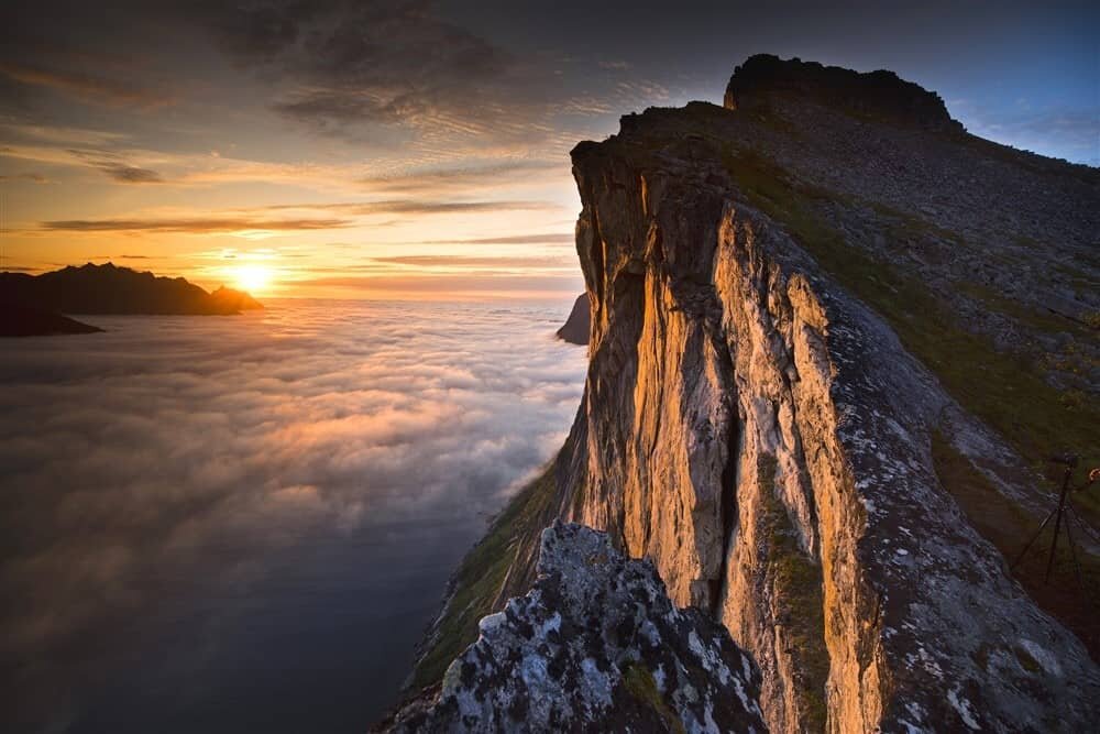 Travel photography – “Sitting on the edge of the world, Norwegian