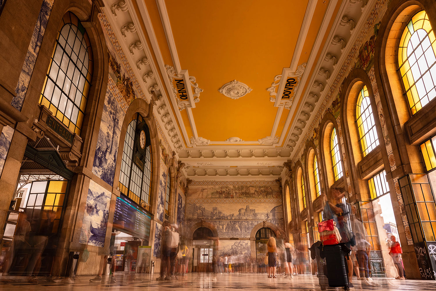 Estação de São Bento - São Bento Train Station